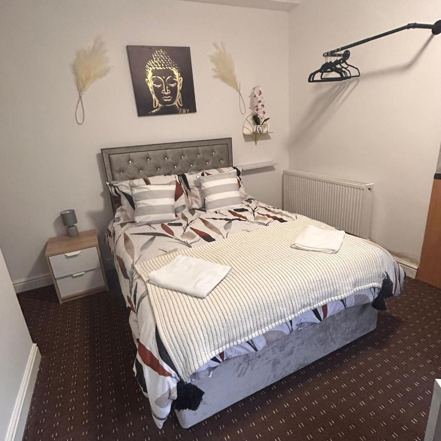 Apartamento Bv Charming Studio With Free Private Parking, 10 Minutes From Town Centre Huddersfield Exterior foto